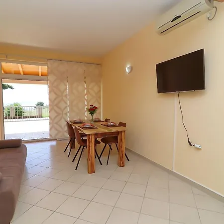 Michele-one Bedroom With Terrace Smokva Orebić