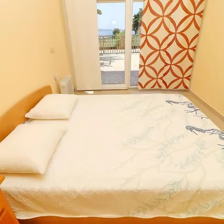 Michele-one Bedroom With Terrace Smokva 오레비츠