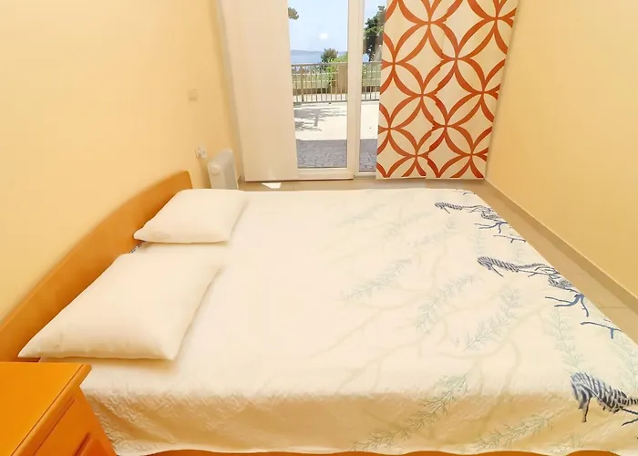 Michele-one Bedroom With Terrace Smokva 오레비츠