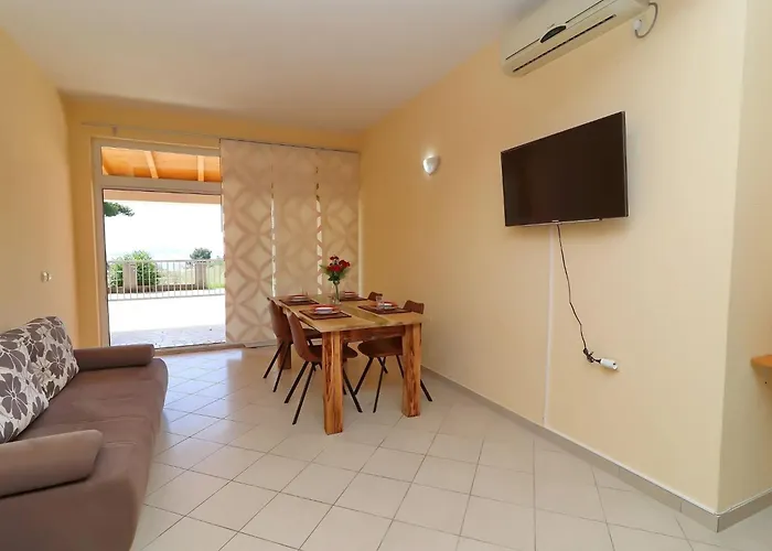 Michele-one Bedroom With Terrace Smokva 오레비츠