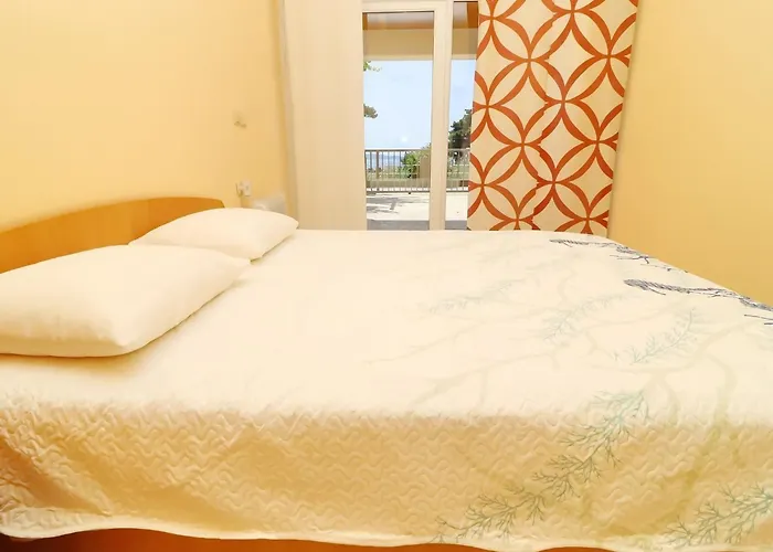 Michele-one Bedroom With Terrace Smokva 오레비츠