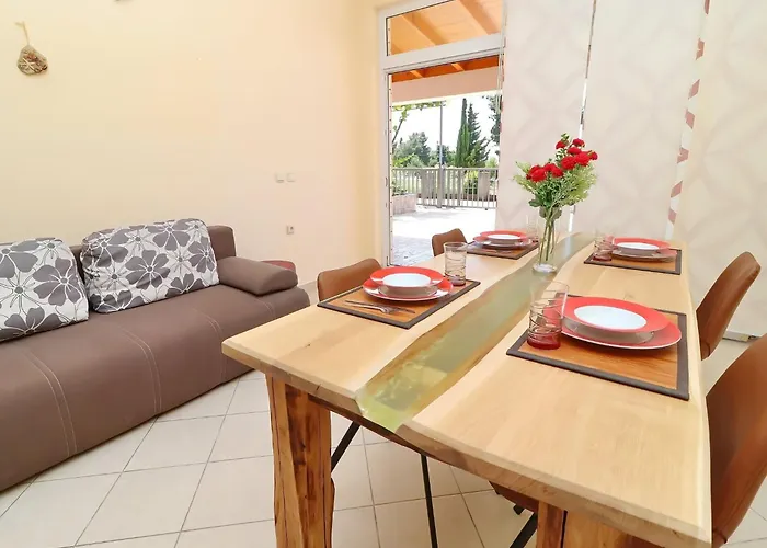 Michele-one Bedroom With Terrace Smokva 아파트 오레비츠