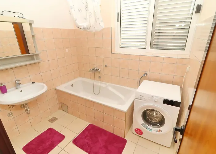 Michele-one Bedroom With Terrace Smokva * 오레비츠